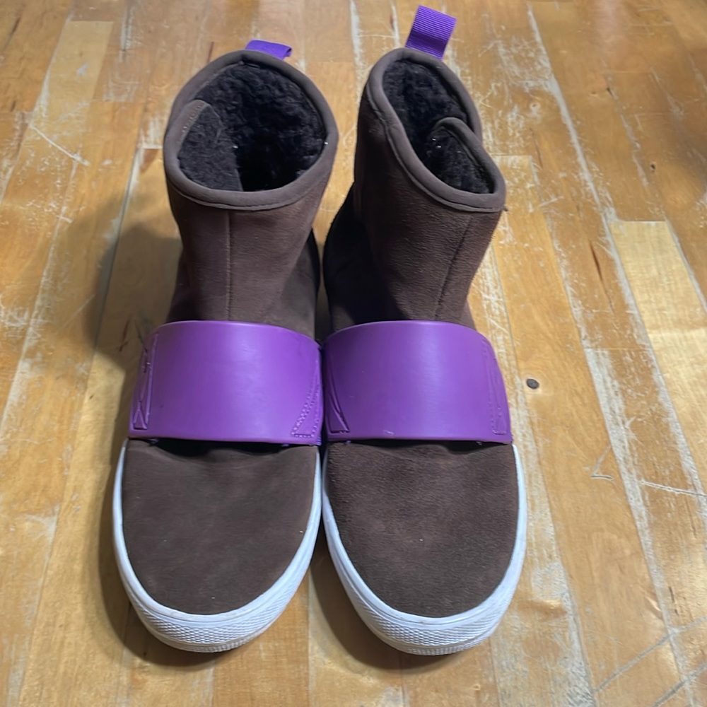 Women’s Puma suede mid sneakers